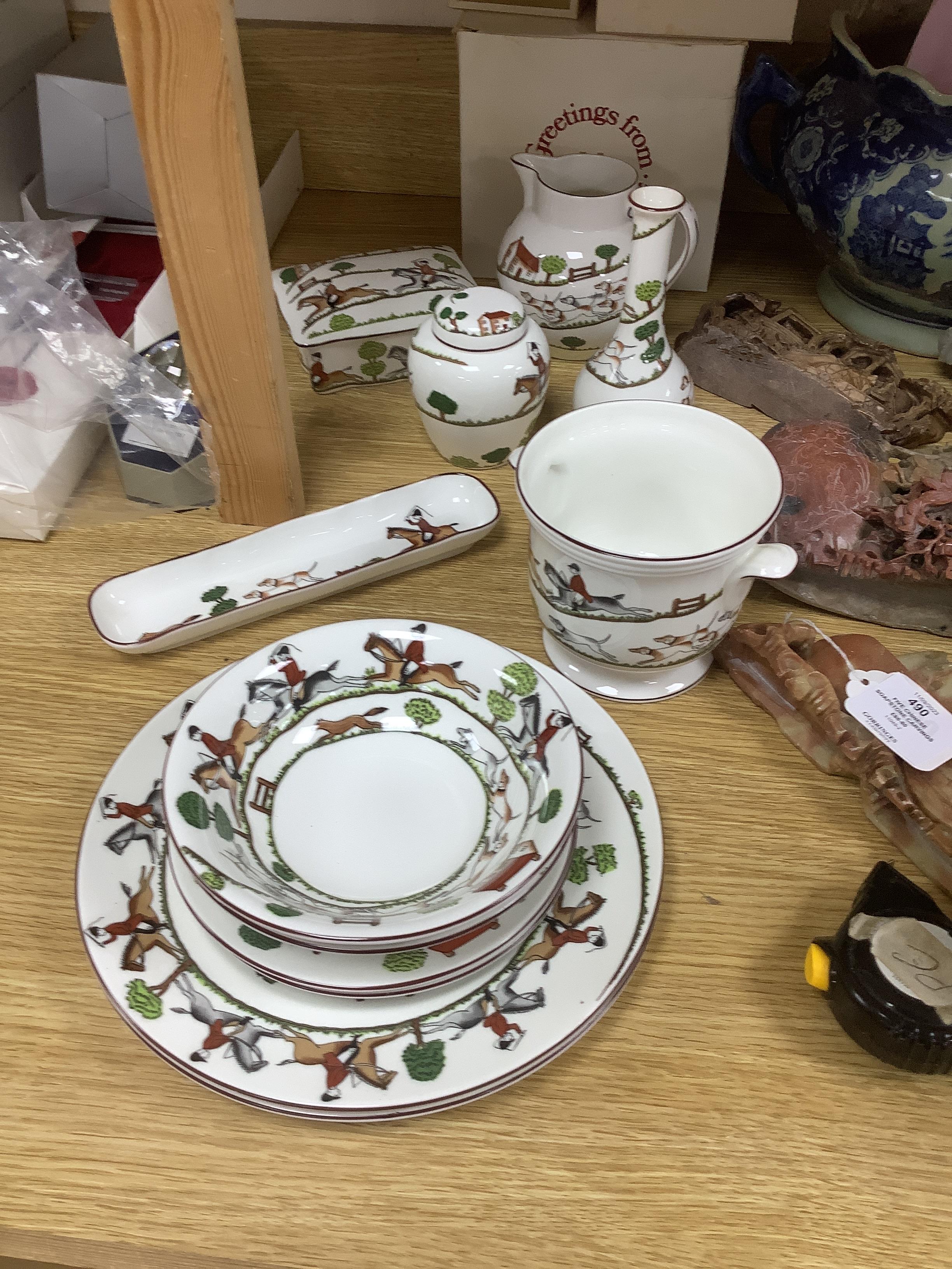 A Crown Staffordshire part teaset, Hunting Scene
